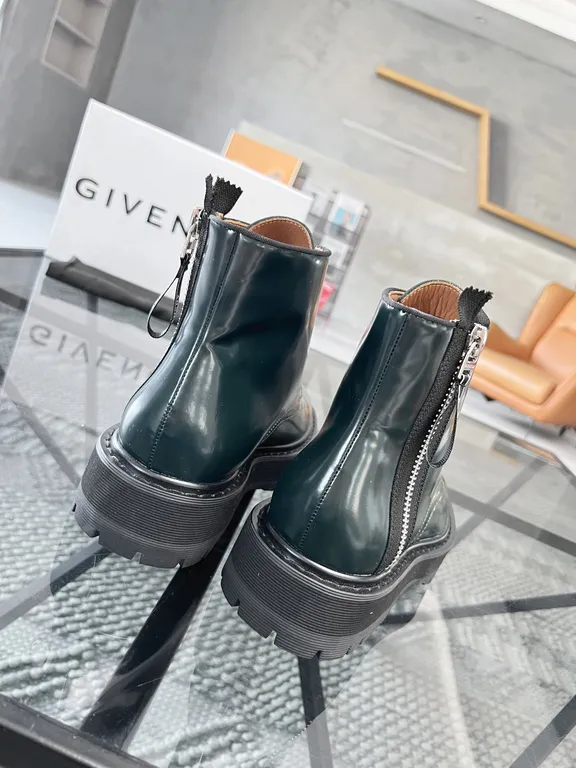 Givenchy Shoe 